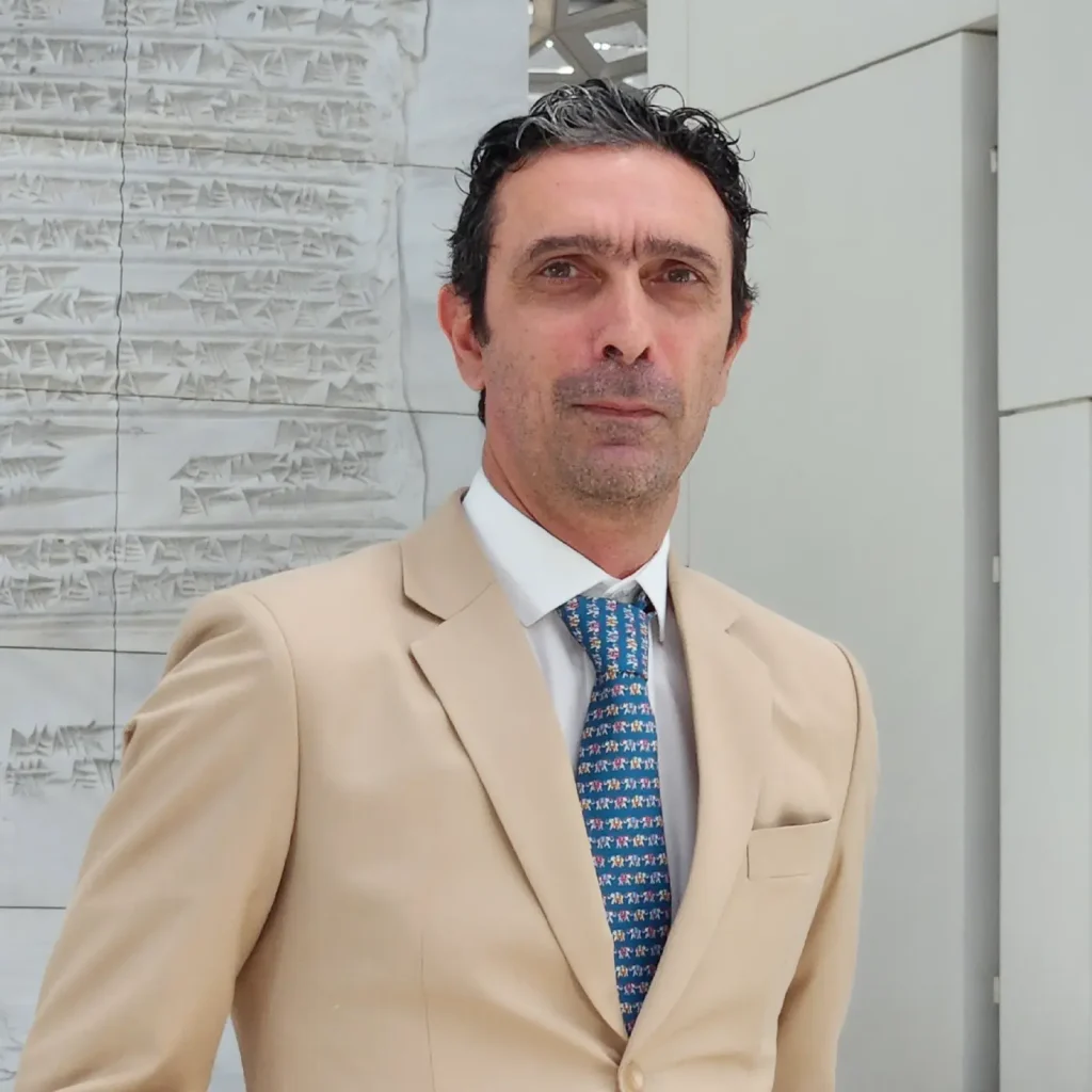 Headshot of Emmanouil Tzannes